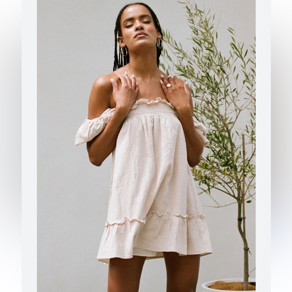 SABO SKIRT Ranetta Linen Blend Mini Dress Size 4 Beige Off Shoulder Babydoll - Picture 4 of 11